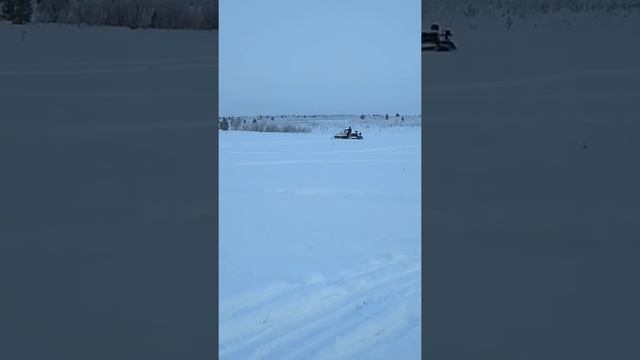Ваня на снегоходе п.Арти.