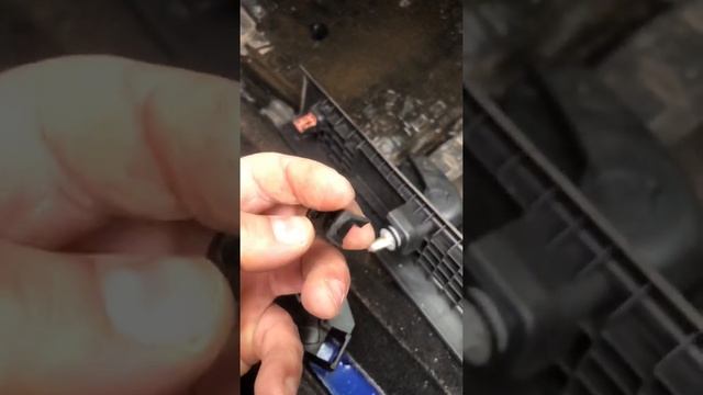 Замена и ремонт тросиков капота