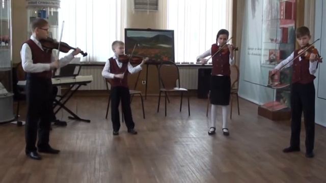 ансамбль скрипачей