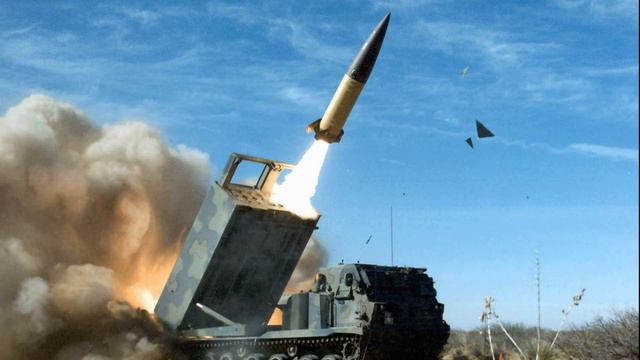 Эстония разместит на границе с Россией 450 дальнобойных ракет способных долететь до Санкт Петербур