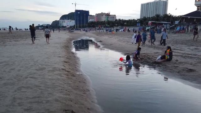 Пляж море набережная уличная еда в Вунгтау  Влог из Вьетнама Вунгтау