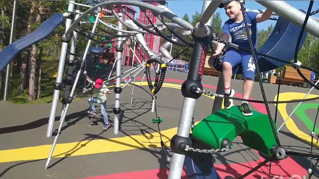 Прогулки в детском парке. Ноябрьск парк. Лето