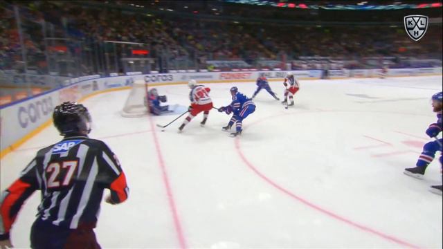 Sorkin Smokes It Over The Line