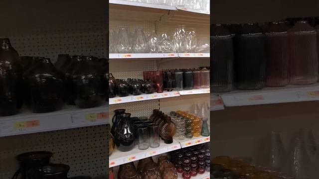 Рига. Депо. Вазы  Срезанные цветы. Riga.  Depo. Vases. Cut Flowers.
