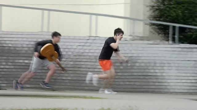 Украл деньги у уличного музыканта [пранк]