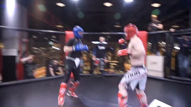 KOTMMA RUMBLE 4: Санеев (красный) — Долгопалец (синий)