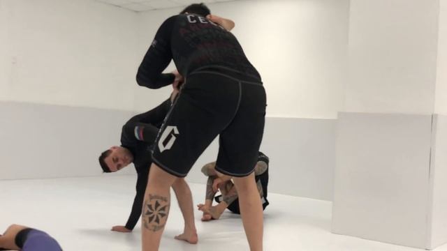 Kristian Cestaro - свип из халф-гарда (sweep From Half Guard No Gi (many Details!)