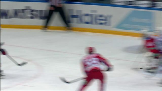 Шайба Панарина от конька Бондарева / Panarin Scores Off Bondarev's Skate