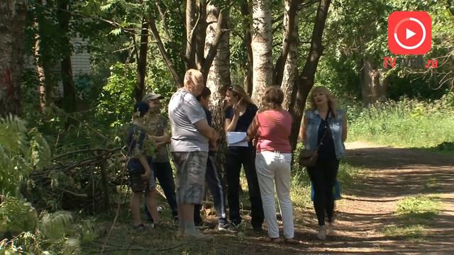 В ТВЕРИ ВЫРУБАЮТ ДЕРЕВЬЯ, ЧТОБЫ ПОСТРОИТЬ МАГАЗИН. 2018-06-18