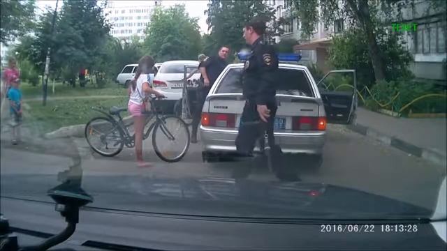 Девочка на велосипеде врезалась в ПОЛИЦЕЙСКУЮ машину! БУДУЩАЯ ТП!