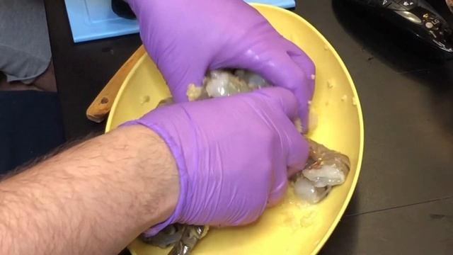 Жареные креветки в чесночном соусе