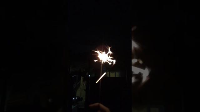 Новый год! Ура!!! Бенгальские огни?????