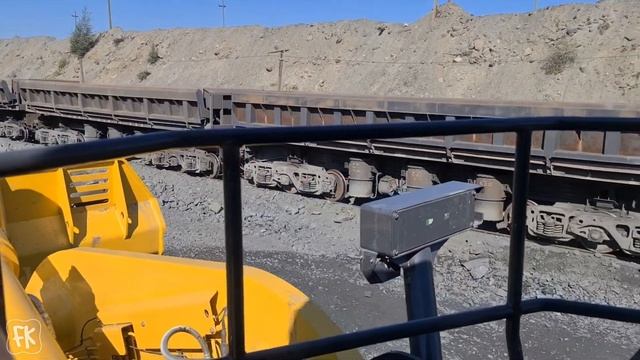 KOMATSU WA900-100. Новый фронтальный погрузчик на 