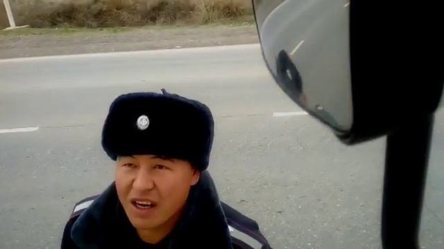 Гаишник остановка на встречной полосе !!!