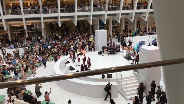 Apple Store Du WTC, Du Monde à L'inauguration