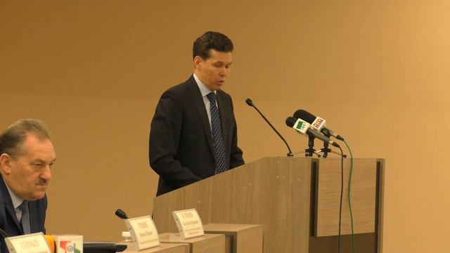 Школа Паницкого купила две скрипки