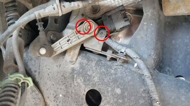 Replace Height Sensor - Range Rover Sport or LR3 2005-2009