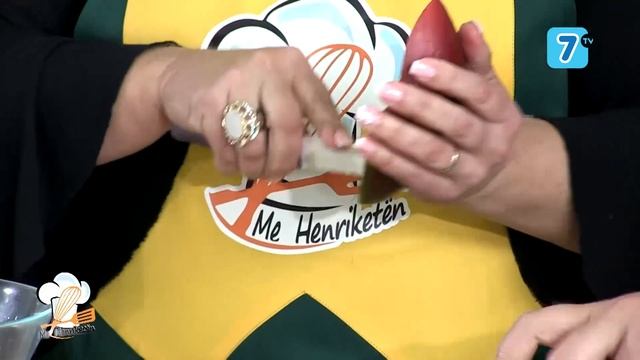 Ne Kuzhine Me Henriketen - Sallate Frutash Ne Kavanoz