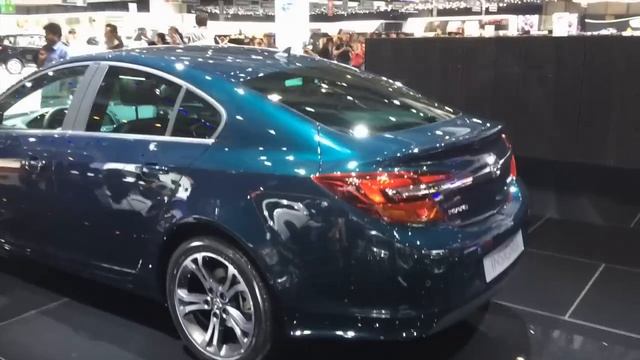 Opel Insignia 2015 vs Mercedes-Benz C-Class 2015