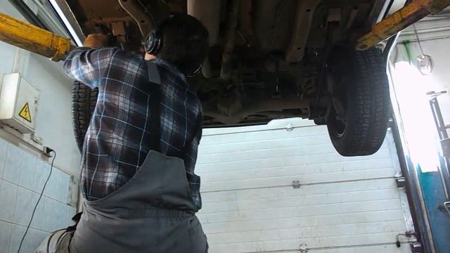 Шеви Нива = установка реактивных штанг