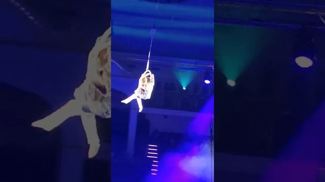 Украинские воздушные гимнасты (без страховки) в белорусском цирке... Любовь!