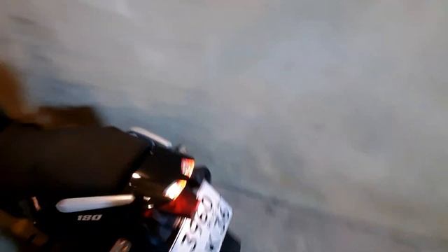 BAJAJ PULSAR 180 DTS-i Первое видео после покупки