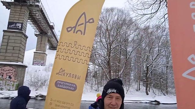 Подкрепились после заплыва.