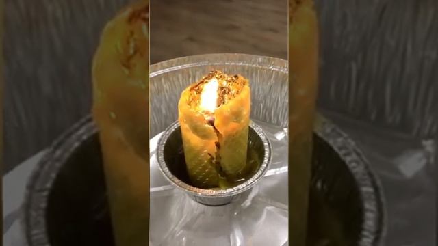 Свеча из вощины на чистку. Процесс горения.🔥