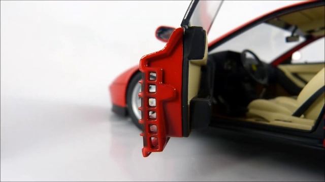 1:18 Kyosho Ferrari Testarossa