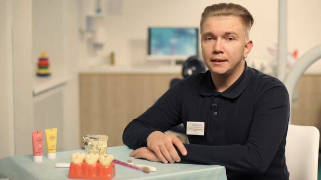 ☑ Как правильно чистить молочные зубы?