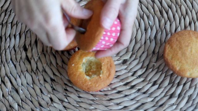 Сочные кексы с начинкой