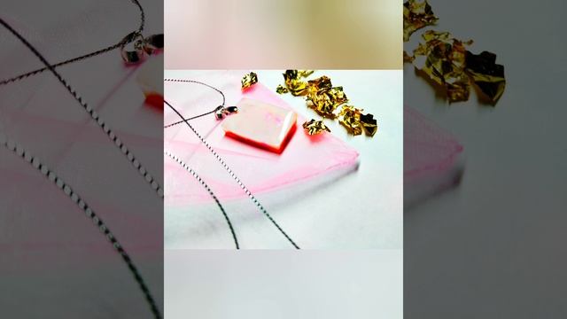 Кулон из эпоксидной смолы 