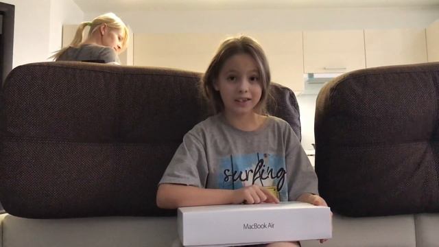 Соня распаковка MacBook