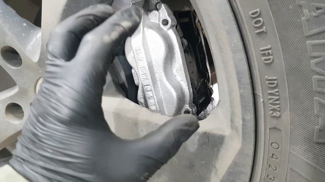 Lexus Lx570 Скрип при торможении. Одна из причин - подкусывание поршней суппортов. Заметки.