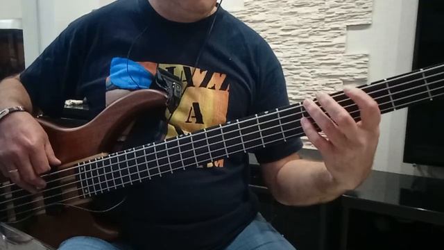 Трава у дома Земляне