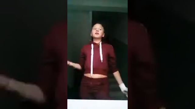 Всем привет сегодня моё первое вид по я решила. Вам рассказать немножко о себе