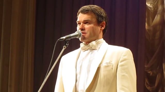 Евгений Дятлов. Вдыхая розы аромат...