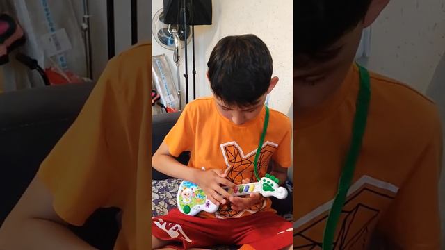 Лесник на ИГРУШЕЧНОЙ ГИТАРЕ | Король и Шут