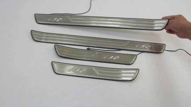 Смешные головы в машинах