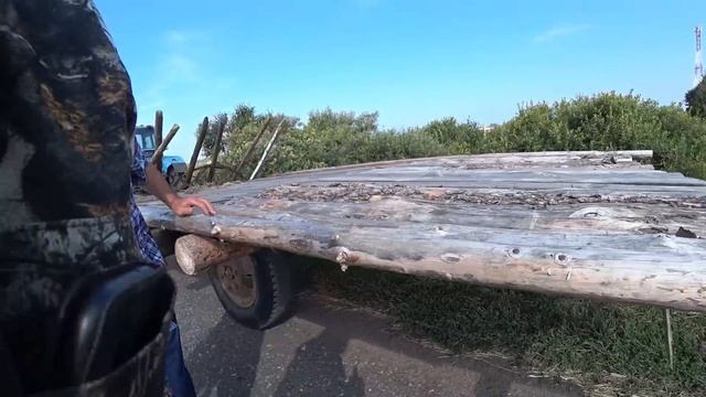 Купил сеновозную платформу. Ништяки для хозяйства.