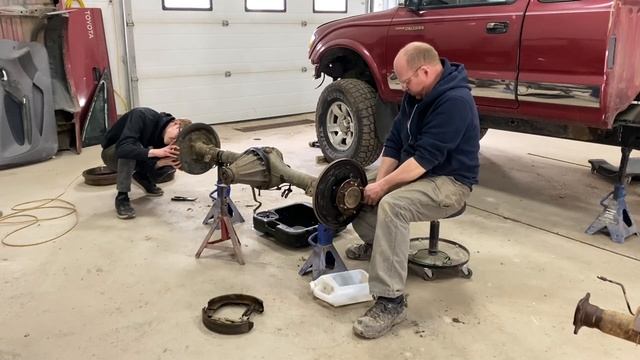 Restoring Our 1998 Toyota Tacoma | New Rear Differential! | Part 8