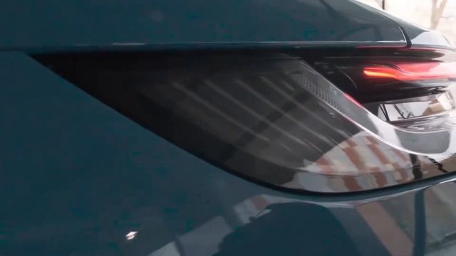 Porsche 911 в цвете голубой неметаллик (Miami Blue)