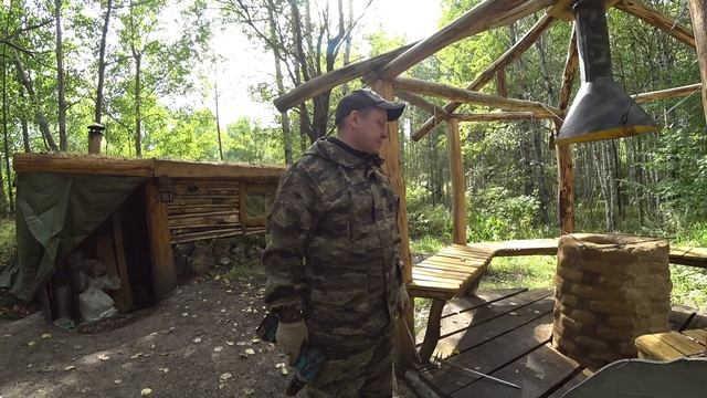 Землянка у озера. Чудо беседка в лесу. Новые гости!