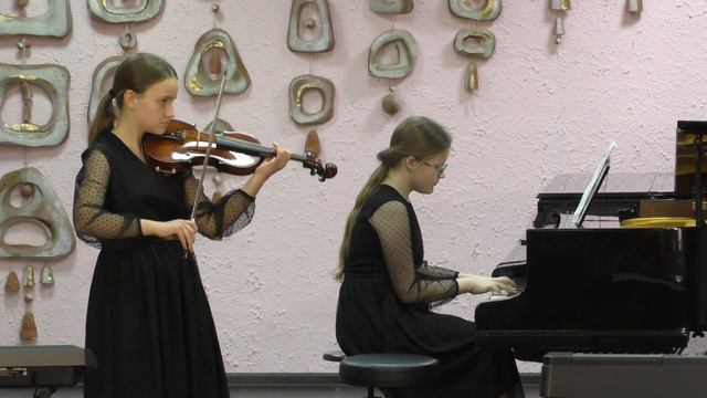 Ирина Крылова и Мария Селедевская