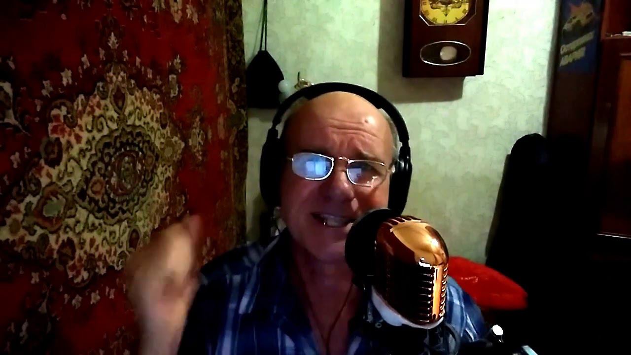 Поем караоке 