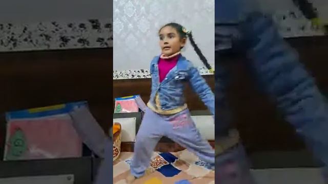 Sadafnaaz Little Munchkin Dancing On Song 