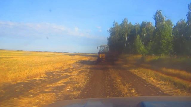 едем тюковать солому