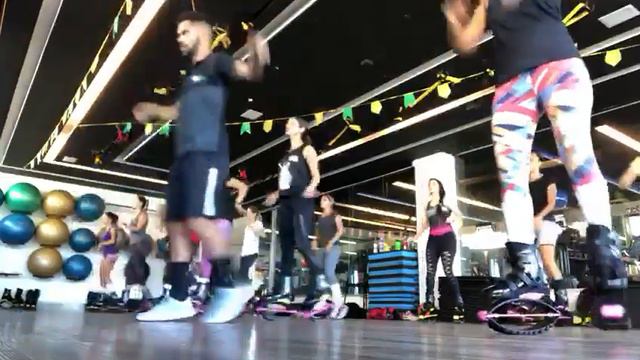 ÉCHAME LA CULPA - Luis Fonsi Demi Lovato Kangoo Dance