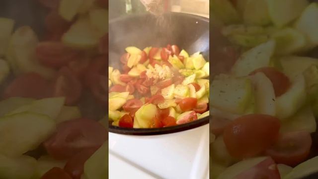 Вкусные кабачки с пастой. Съедаем сразу #рецепт #проеду #ужинбыстро