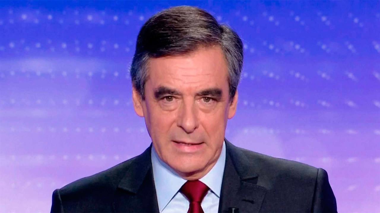 За три месяца до президентских выборов во Франции под шквалом компромата оказался Франсуа Фийон